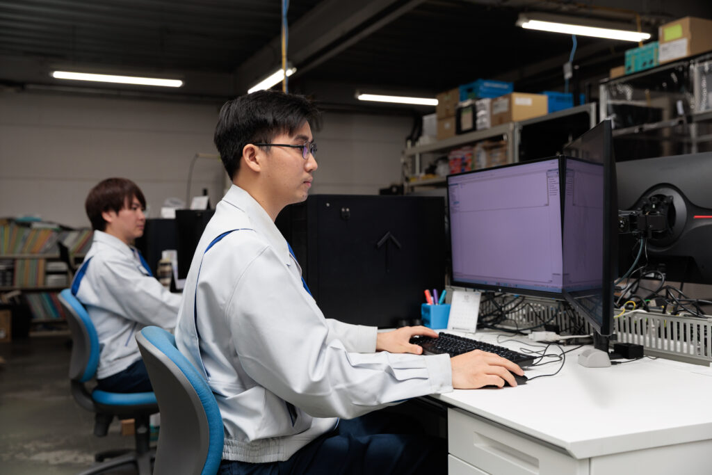 LE MINH NHAT (レ ミン ニャット)